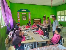 Dapur SPPG Polres Way Kanan Salurkan Program MBG Ke Sejumlah Sekolah Kecamatan Banjit