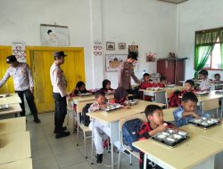 Dapur SPPG Polres Way Kanan Salurkan Program MBG, Polsek Banjit Gelar Monitoring