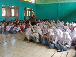 Sasar Ke Tingkat SMA, Polsek Rebang Tangkas Adakan Giat Police Goes To School di Kalangan Pelajar