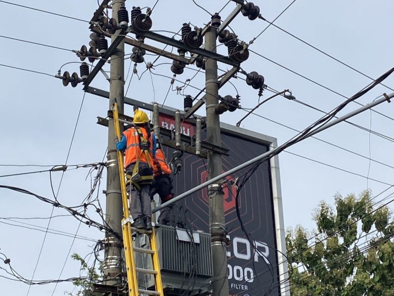 Akibat Gangguan di Peralatan Gardu, PLN ULP Baturaja Gerak Cepat Perbaiki Listrik