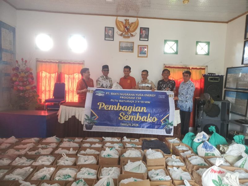 Peduli Warga Sekitar, PLTU Baturaja kembali Bagikan Ratusan Paket Sembako ke Warga Desa Terusan dan Tanjung Kemala