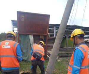 Respon Laporan Warga, PLN ULP Baturaja Gerak Cepat Perbaiki Posisi Kabel Rendah