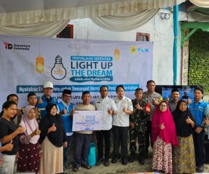 PLN Nyalakan Harapan Warga Melalui Light Up The Dream, Cahaya Ramadhan di Kelurahan Tungkal Muara Enim