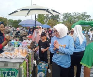 Bupati Way Kanan Bersama Ribuan Warga Ikuti Jalan Santai HUT Ke 27 Kabupaten