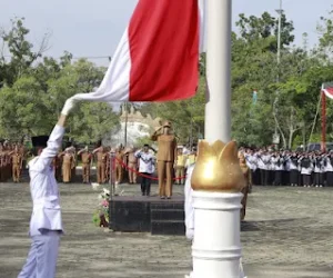 Bupati Ayu Asalasiyah Pimpin Upacara Hardiknas 2026