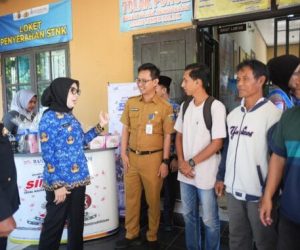 Bupati Way Kanan bersama Kapolres Tinjau Pelayanan di Kantor Samsat
