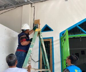 PLN UP3 Lahat Nyalakan Bantuan Listrik Pasang Baru di Ponpes Babussalam